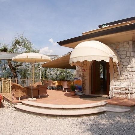 Residence Casa Maria Assenza di Brenzone Luaran gambar