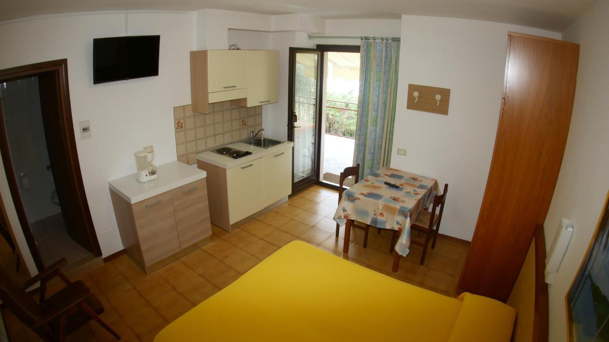 Residence Casa Maria Assenza di Brenzone Luaran gambar