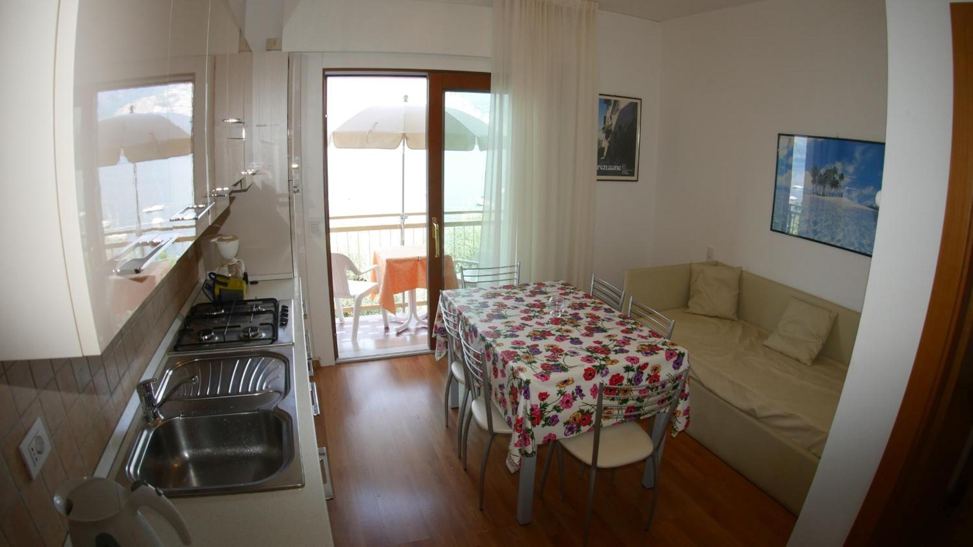 Residence Casa Maria Assenza di Brenzone Luaran gambar