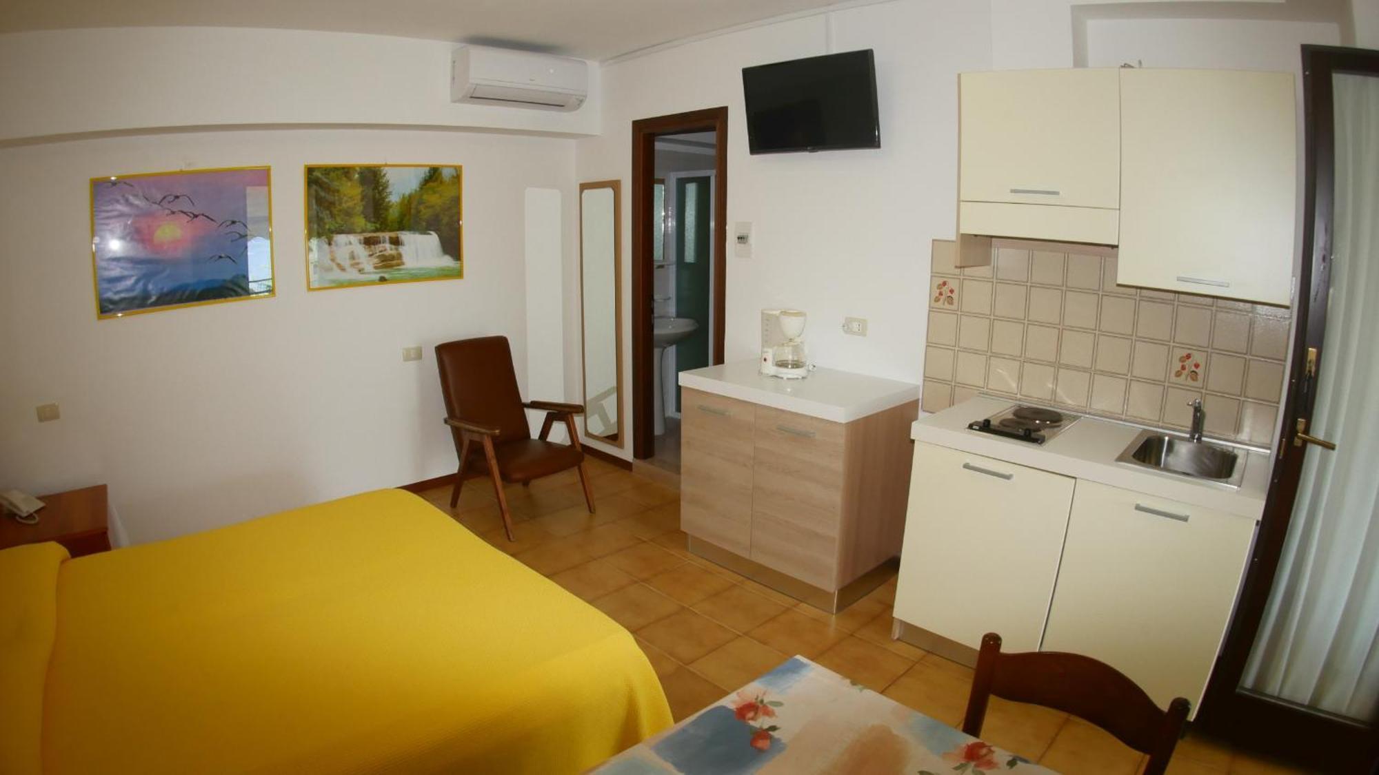 Residence Casa Maria Assenza di Brenzone Luaran gambar