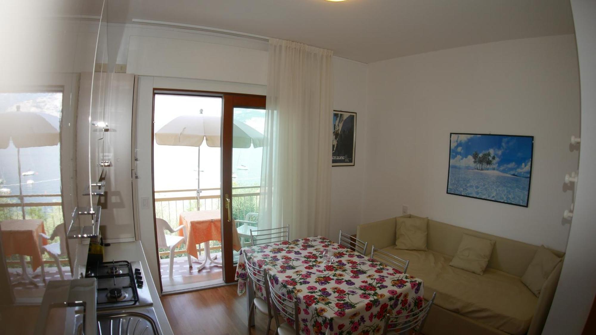 Residence Casa Maria Assenza di Brenzone Luaran gambar