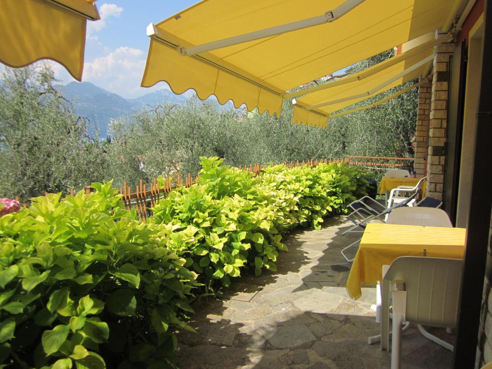Residence Casa Maria Assenza di Brenzone Luaran gambar