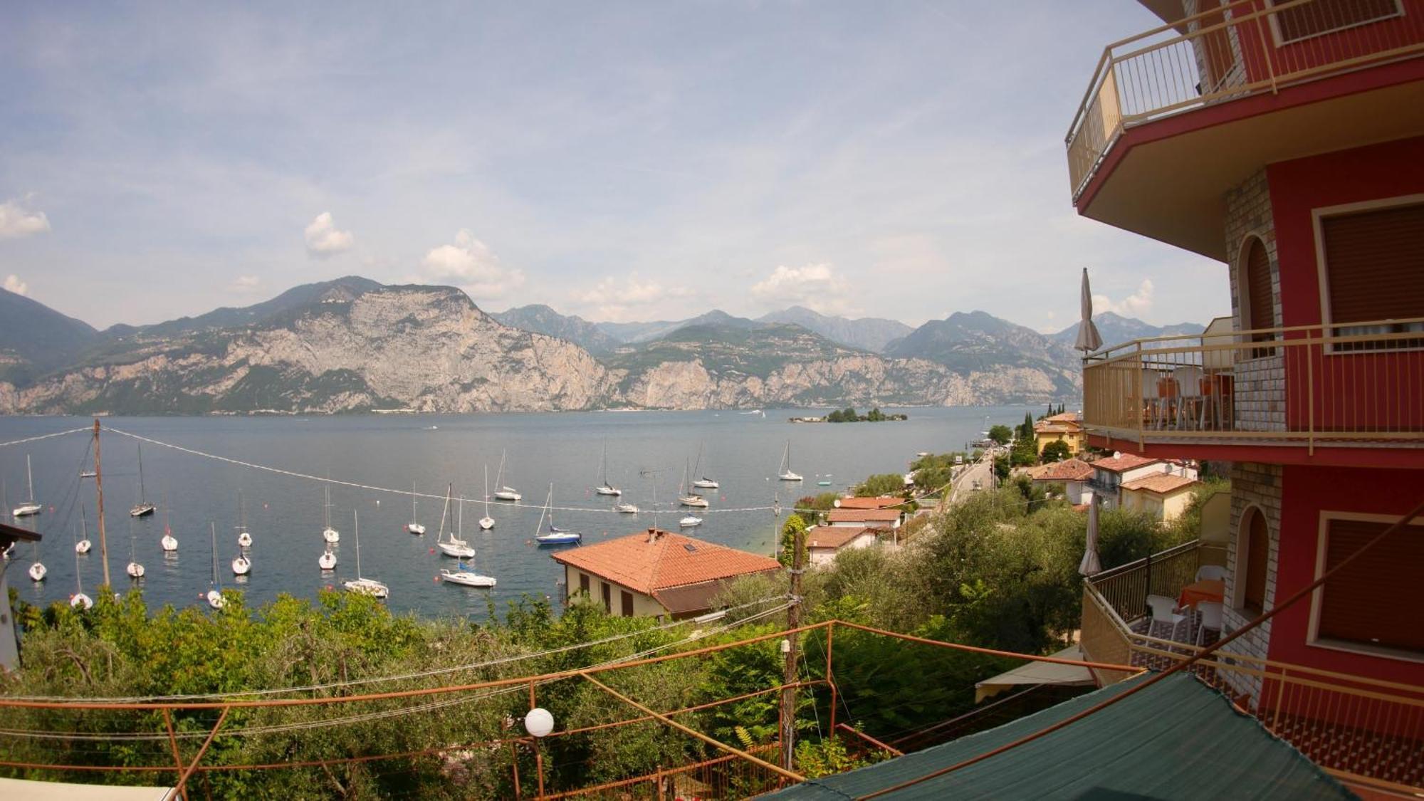 Residence Casa Maria Assenza di Brenzone Luaran gambar